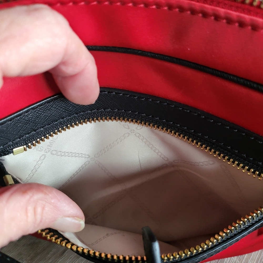 Michael Kors Red and Black Shoulder Bag - Picture 5 of 7